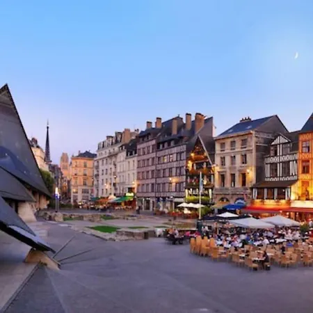 아파트 St Sever-place Parking Privee Fermer- Cosy-centre Rouen-wifi-3pers